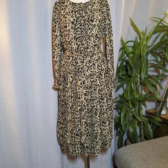 NEW J. Crew Leopard Carly Dress Midi Pleated Long Sleeve Size 0 - Picture 3 of 11